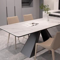 Table à manger rectangulaire moderne en pierre frittée avec plateau en marbre, base en acier au carbone, design écologique, durable et imperméable, pour hôtel et villa