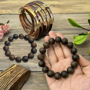 Venta al por mayor Original Vietnam Agarwood Accesorios Vintage Style Wood Bracelet 12-15mm Beads Warm Fashion Chain Link Bracelets - Product Image 1