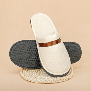 شباشب فندقية فاخرة للسبا من الصوف المرجاني مع حزام حريري للجنسين ذات نعل غير زلق للاستخدام الداخلي للضيوف - Product Image 4