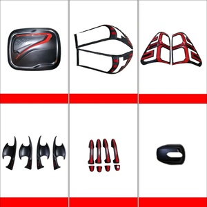 Accesorios para Automóviles de la Marca KQD OEM/ODM, Kits de Carrocería Negros y Rojos para Toyota Hilux Revo - Product Image 2