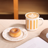 Mug à café en céramique à rayures verticales orange personnalisé style nordique, avec poignée fleur marguerite 3D, tasse à lait ou thé en porcelaine pour le petit-déjeuner, avec logo