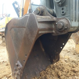 Excavatrices Volvo d'occasion EC140DLC EC140BLC à vendre à prix avantageux, moteur, boîte de vitesses, capacité de la benne de 0,8 m³, poids opérationnel de 14 tonnes, bon état - Product Image 2