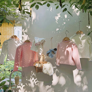 Vendita all'ingrosso di nuove magliette a collo semi-alto in stile coreano per ragazze, ideali per l'autunno, <span class=keywords><strong>con</strong></span> motivo floreale primaverile e grazioso. - Product Image 3