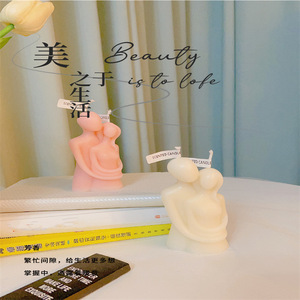 Velas aromáticas con forma de pareja, de cera de soja, regalo de San Valentín para el amor y el afecto. - Product Image 3