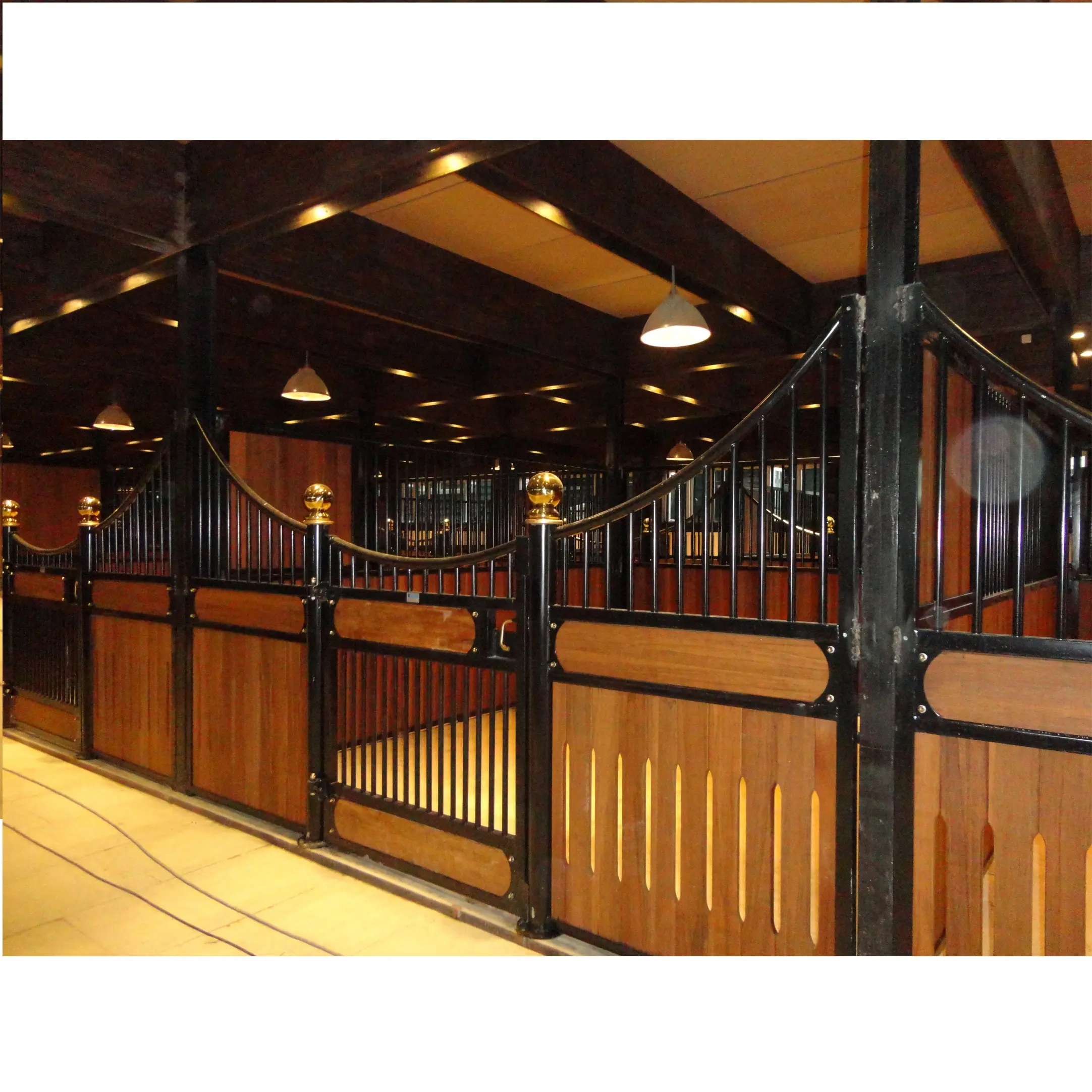 Применим для ферм, Бамбуковая Конская стабильная дверь, сборный бамбуковый стальной навес для лошадей