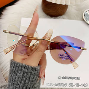 Lunettes de soleil photochromiques œil de chat KJL-95026 pour femmes, protection UV400, monture en plastique et métal, pare-soleil de classe 2, style extérieur - Product Image 2