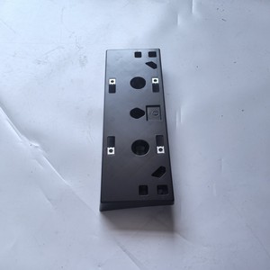 กรอบป้ายทะเบียนหน้า Lexus รุ่น 52114-50430 สีดำ ระยะห่างรู 200 มม. แบบฝัง สำหรับ LS500H รุ่นปี 2018 - Product Image 4