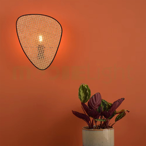 <span class=keywords><strong>Applique</strong></span> <span class=keywords><strong>murale</strong></span> bio contemporaine style Wabi-Sabi en rotin tressé avec cadre en bois unique, écran Cannage - Product Image 2