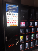 Distributeur automatique de produits Focusvend, armoire à casiers conforme ADA, 4G LTE, vente de produits de fitness, bouteilles d'eau, poudre de protéines