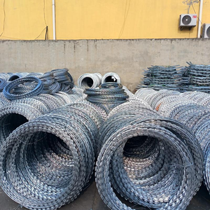 Alambre de púas de acero inoxidable en espiral, galvanizado en caliente, antiescalada, antirrobo, para <span class=keywords><strong>defensa</strong></span> de infraestructuras críticas - Product Image 4