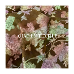 Tela de Terciopelo Devoré Retro <span class=keywords><strong>Multicolor</strong></span> con Estampado de Peonías - Base Marrón para Qipao y Cheongsam - Product Image 5