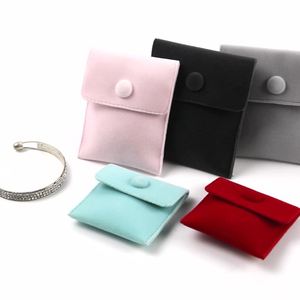 Pochette à bijoux double en peluche personnalisable avec logo, pour colliers, bagues et autres bijoux, protection pour vos perles et bijoux. - Product Image 5