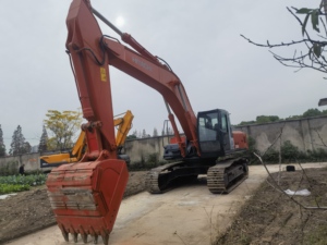 Excavatrice hydraulique sur chenilles Hitachi Zx350 35 tonnes d'occasion avec moteur et roulement à vendre - Product Image 3