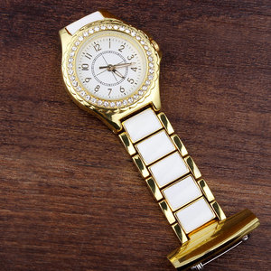 <span class=keywords><strong>Montre</strong></span> de <span class=keywords><strong>poche</strong></span> infirmière en forme de coeur en cristal de luxe pour femmes avec mouvement à quartz bande d'or cadeau de soins infirmiers ou paramédicaux médicaux - Product Image 2