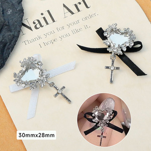 เครื่องประดับตกแต่งเล็บสไตล์บาร็อคเข้มมีโบว์ประดับจี้ไขว้ - Product Image 4