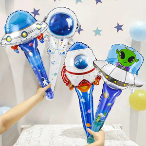 Razzo astronauta che tiene i palloncini di lamina a <span class=keywords><strong>tema</strong></span> spaziale per feste di compleanno alieni dischi volanti in mongolfiera in alluminio - Product Image 2