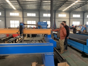 Ngọn Đuốc Chiều Cao Điều Khiển 1530 <span class=keywords><strong>CNC</strong></span> <span class=keywords><strong>Plasma</strong></span> Máy Cắt Cho Cắt Kim Loại Với 45A 65A 85A 105A 125A 200A Cung Cấp Điện - Product Image 4