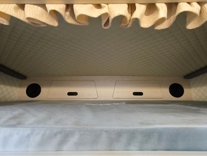 Autocaravana de la Marca Europea <span class=keywords><strong>IVECO</strong></span> para Viajes de Larga Distancia y Estancias en Campamentos de Autocaravanas, con Camas, Baño, Cocina y Sofá - Product Image 6
