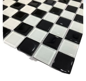 Produits en mosaïque de verre <span class=keywords><strong>noir</strong></span> <span class=keywords><strong>et</strong></span> <span class=keywords><strong>blanc</strong></span>, <span class=keywords><strong>carrelage</strong></span> en céramique pour sol de douche, prix bas, mosaïque de piscine pour sol - Product Image 1