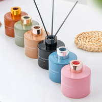 Bouteille diffuseur de parfum d'ambiance vide en verre de 140 ml, cylindrique, colorée, pour aromathérapie, avec surface décorée de luxe