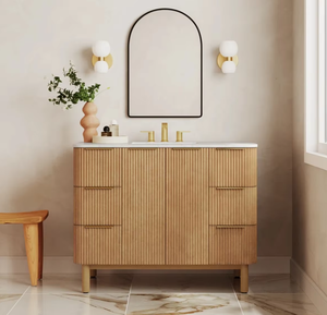 <span class=keywords><strong>Mobile</strong></span> Bagno Moderno in Legno Massello Naturale Personalizzato con Design Scanalato a Strisce, Top in Quarzo e Lavabo Singolo, Mobiletto Freestanding - Product Image 4