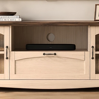 Soporte de TV de Dos Tonos Estilo Rústico para TV de 60-64 Pulgadas, OEM ODM, con Puertas de Vidrio Acanalado, Estante para Barra de Sonido, Cajón y Base Arqueada