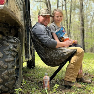 Siège de chasse portable Fanatic Outdoors Low Down, chaise de pêche à bandoulière pour utilisation en extérieur - Product Image 4