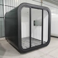 Espace de travail miniature dans un studio de bureau de jardin, cabine portable, petite maison sur roues