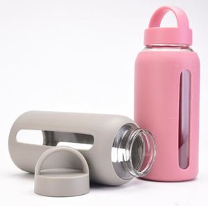 Bouteille d'eau en verre borosilicate givré de 800 ml (27 oz) avec logo personnalisé, sans BPA, compatible lave-vaisselle et micro-ondes, pour usage extérieur, sport et gym - Product Image 3