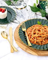 Lot de 175 assiettes jetables vert foncé avec bord doré, assiettes dorées robustes pour mariage, fête, anniversaire, événements