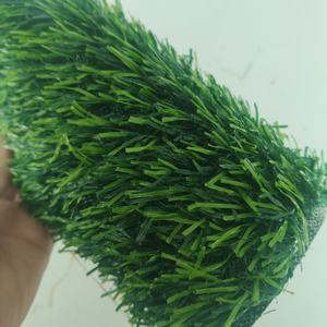 Tapis de gazon artificiel longue durée de vie 30 mm pour aménagement paysager, pelouse artificielle extérieure en PP+PE, écologique et résistant au feu - Product Image 4