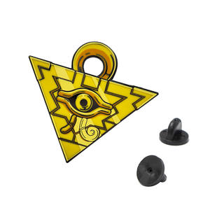 หมุดสัญลักษณ์โลหะสำหรับตกแต่งกระเป๋าเป้สะพายหลังผ้าดีไซน์ใหม่5ซม. คุณภาพสูงเกม yugi-Oh ทองสหัสวรรษ - Product Image 5