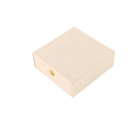Boîte-cadeau de luxe de bijoux de logo personnalisé avec sac pochette fabricant professionnel doublure d'éponge de stratification mate en relief