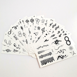 Tatuajes Temporales al por Mayor de Serpiente <span class=keywords><strong>Negra</strong></span> Pequeña para Dedos y Nudillos, Pegatinas Impermeables de Flores para Cuerpo, Cara y Manos para Mujeres, Festivales y Uso Diario - Product Image 4