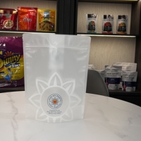 Fabricant de pochettes blanches transparentes personnalisées avec support de fenêtre popcorn chocolat cookie snack emballage scellé sac en plastique avec logo