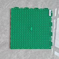 Dalles de sol sportives en PP emboîtables antidérapantes pour terrasses surplombées et systèmes de drainage extérieur