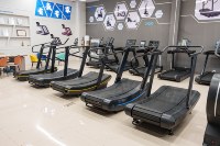 Caminadora Curva Motorizada Comercial de Acero para Uso Doméstico y en Gimnasios con Pantalla LED y Rango de Velocidad de 1-20 km/h