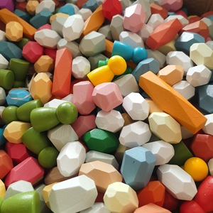 Bloques apilables de madera de colores para niños de 2 a 4 años, juguete educativo de construcción, colores mezclados, tamaño aleatorio - Product Image 3