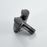 Articles sanitaires Nouvelle arrivée Bidet robinet douche en acier inoxydable 201 gris couleur Double poignée une entrée deux sorties arrêt d'eau