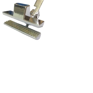 <span class=keywords><strong>Pince</strong></span> <span class=keywords><strong>à</strong></span> toile professionnelle en alliage de large de 6cm avec poignée de rappel <span class=keywords><strong>à</strong></span> ressort, mâchoires d'accouplement, outil d'étirement de toile - Product Image 3