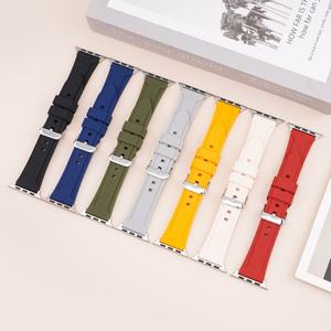Bracelet de montre en silicone en gros pour Apple Watch Ultra 49mm SE 44mm 45mm avec boucle ardillon en acier inoxydable, bracelet de sport - Product Image 1