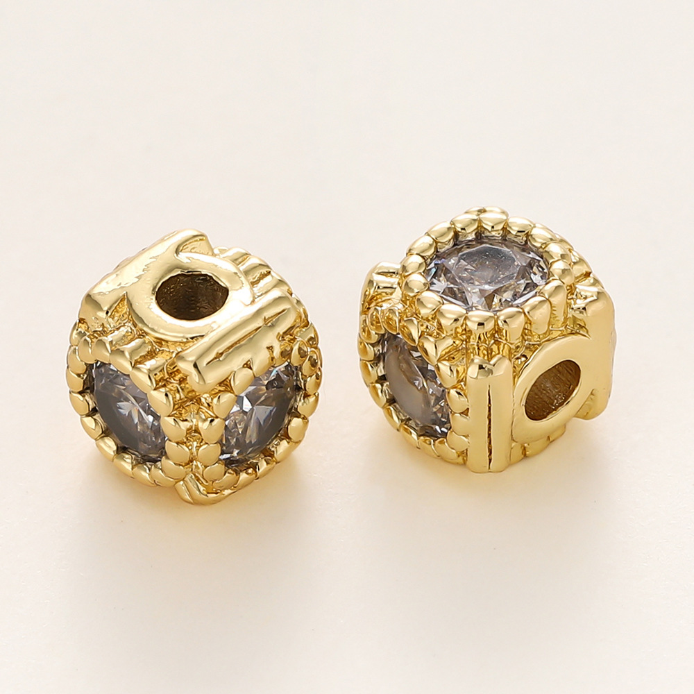 Perles d'espacement carrées en dentelle 18 carats avec rétention de couleur - blanc