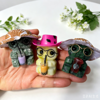 Figurine de dessin animé sculptée en pierre semi-précieuse naturelle avec lunettes, chapeau et mini-accessoires pour boissons