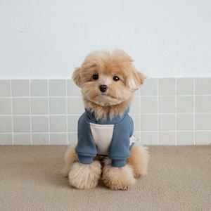 フード付き犬用スウェットシャツ ペット服 ソフトで暖かいツートーンパーカー ポケット付き - Product Image 3