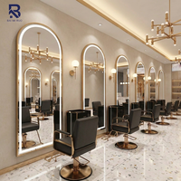 Miroir de salon de coiffure intelligent à LED avec cadre doré en forme de D, miroir rétroéclairé professionnel, mobilier de salon de coiffure, miroir de vanité pleine longueur