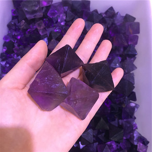 Bella <span class=keywords><strong>pietra</strong></span> di ottaedro di cristallo di quarzo <span class=keywords><strong>Fluorite</strong></span> viola roccia naturale per la decorazione domestica - Product Image 3