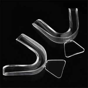 Plateaux de blanchiment des <span class=keywords><strong>dents</strong></span> Blanchiment des <span class=keywords><strong>dents</strong></span> Blanchisseur de <span class=keywords><strong>dents</strong></span> Protection buccale Soins de l'hygiène bucco-dentaire 2 paires de protège-<span class=keywords><strong>dents</strong></span> thermoformables - Product Image 3