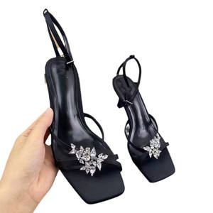 <span class=keywords><strong>Sandalias</strong></span> de Tacón de Aguja con Punta Cuadrada y Correa en el Tobillo para <span class=keywords><strong>Mujer</strong></span>, Adornadas con Adornos Brillantes Plateados y Pedrería - Product Image 2