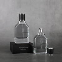 Vente en gros de flacons de parfum élégants à brume fine et longue durée, flacons de parfum en verre pour femmes arabes avec bouchon en cuir