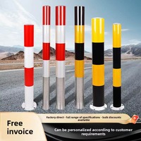 Colonne de signalisation routière réfléchissante en acier standard, conception pré-encollée pour l'isolation et l'avertissement des voies de circulation